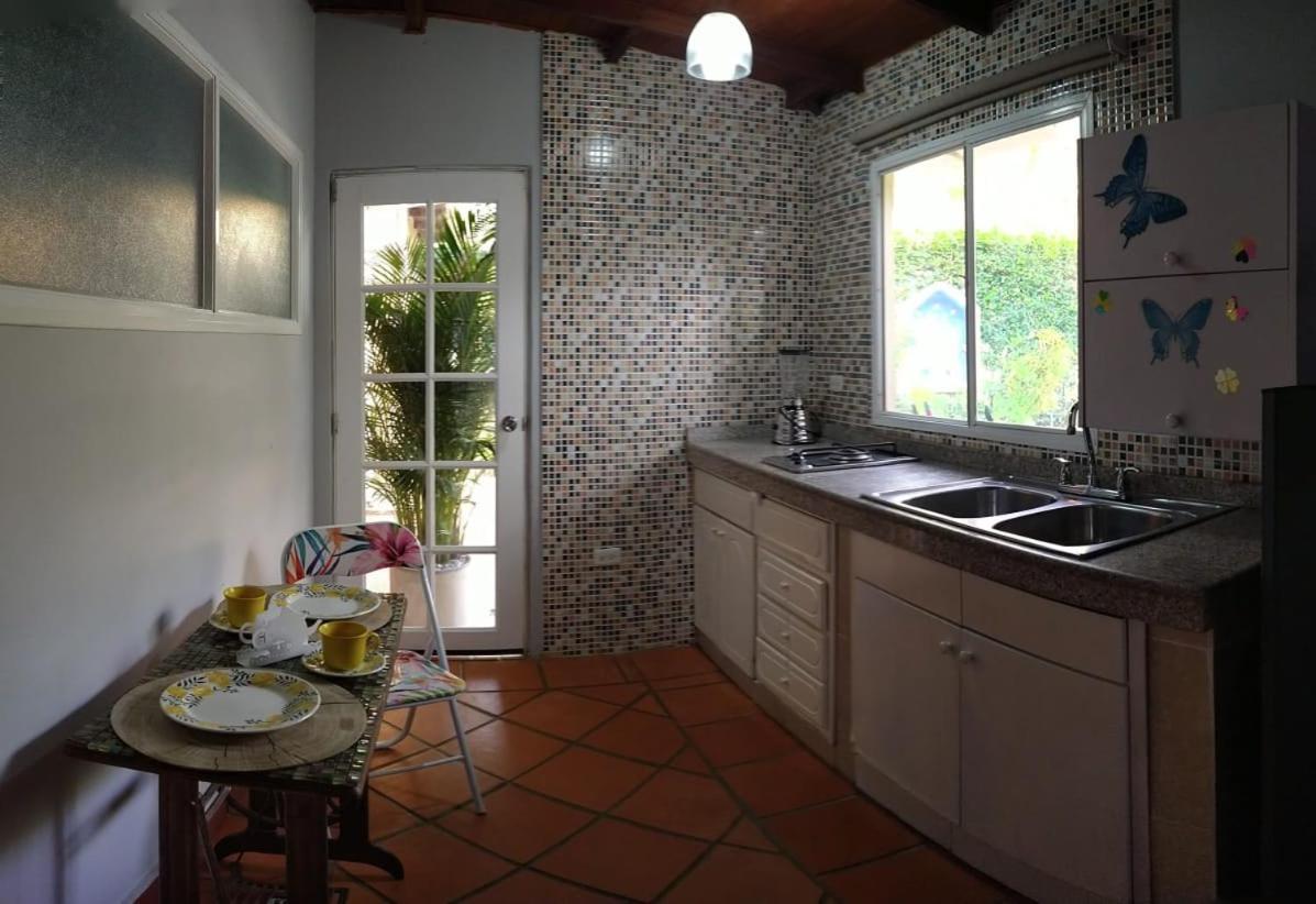 ホテル Portoazul Casa De Playa プエルト・コロンビア エクステリア 写真
